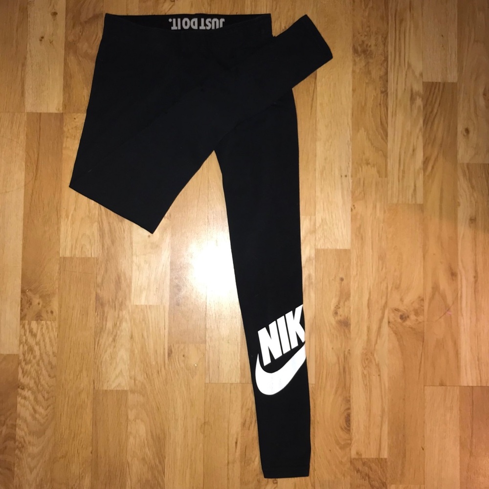 Nike - Just Do It - Long Black Running Tights